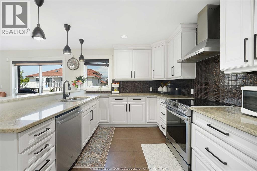 Photo 21 of 436 John Harvey Crescent, Windsor ON
