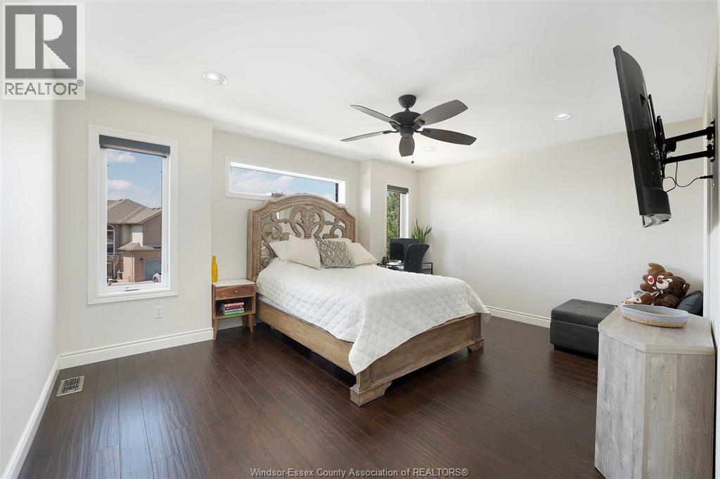 Photo 26 of 436 John Harvey Crescent, Windsor ON