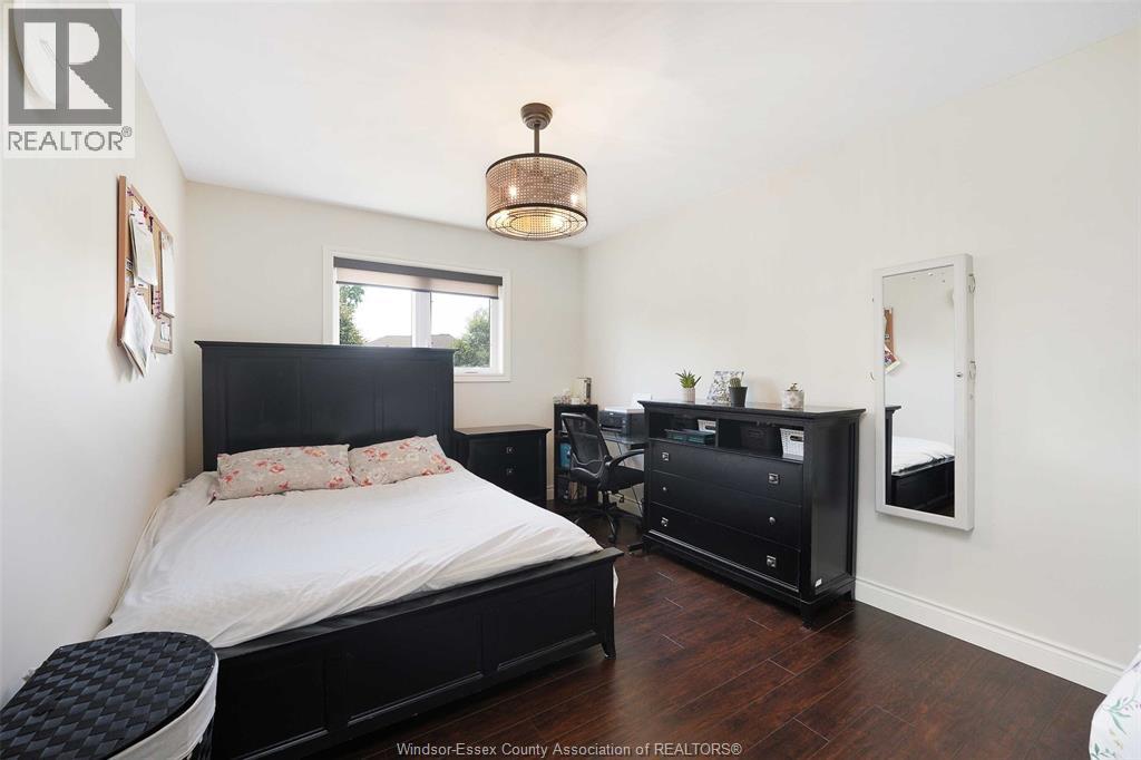 Photo 31 of 436 John Harvey Crescent, Windsor ON