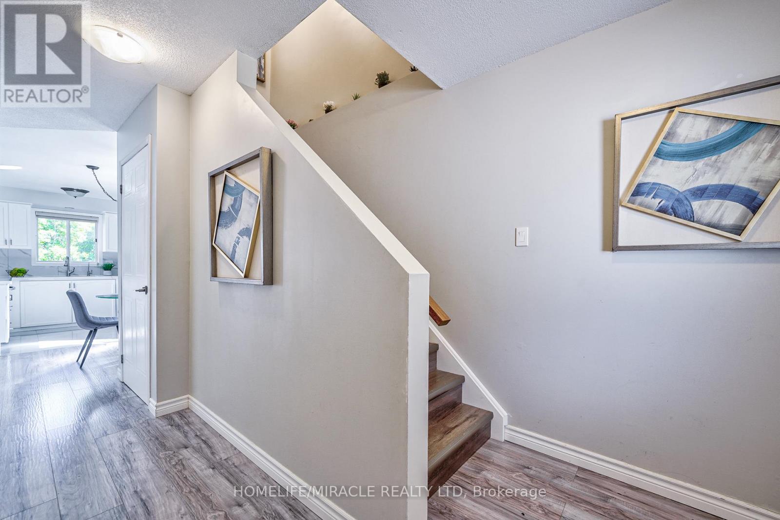 Photo 22 of 131 Poplar Drive, Cambridge ON