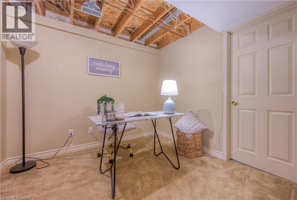 Photo 25 of 985 Elgin Street N, Cambridge ON