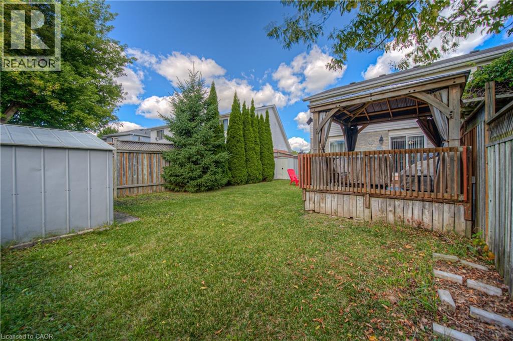 Photo 14 of 985 Elgin Street N, Cambridge ON