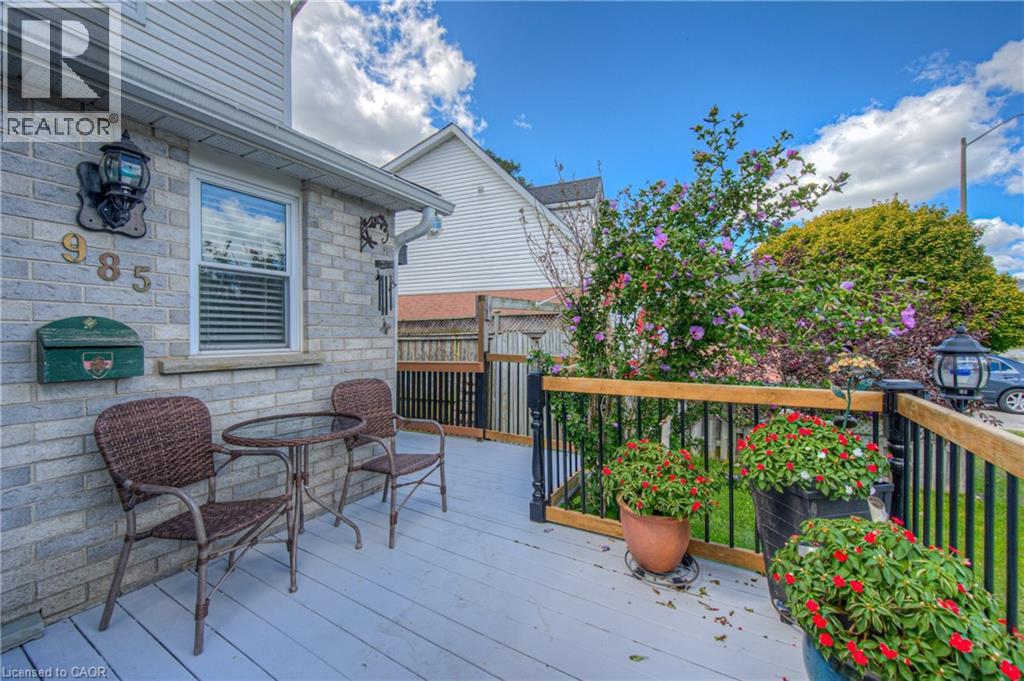 Photo 32 of 985 Elgin Street N, Cambridge ON