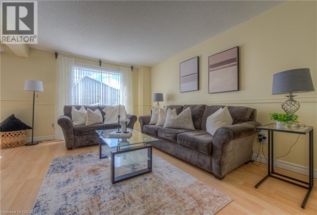 Photo 27 of 985 Elgin Street N, Cambridge ON