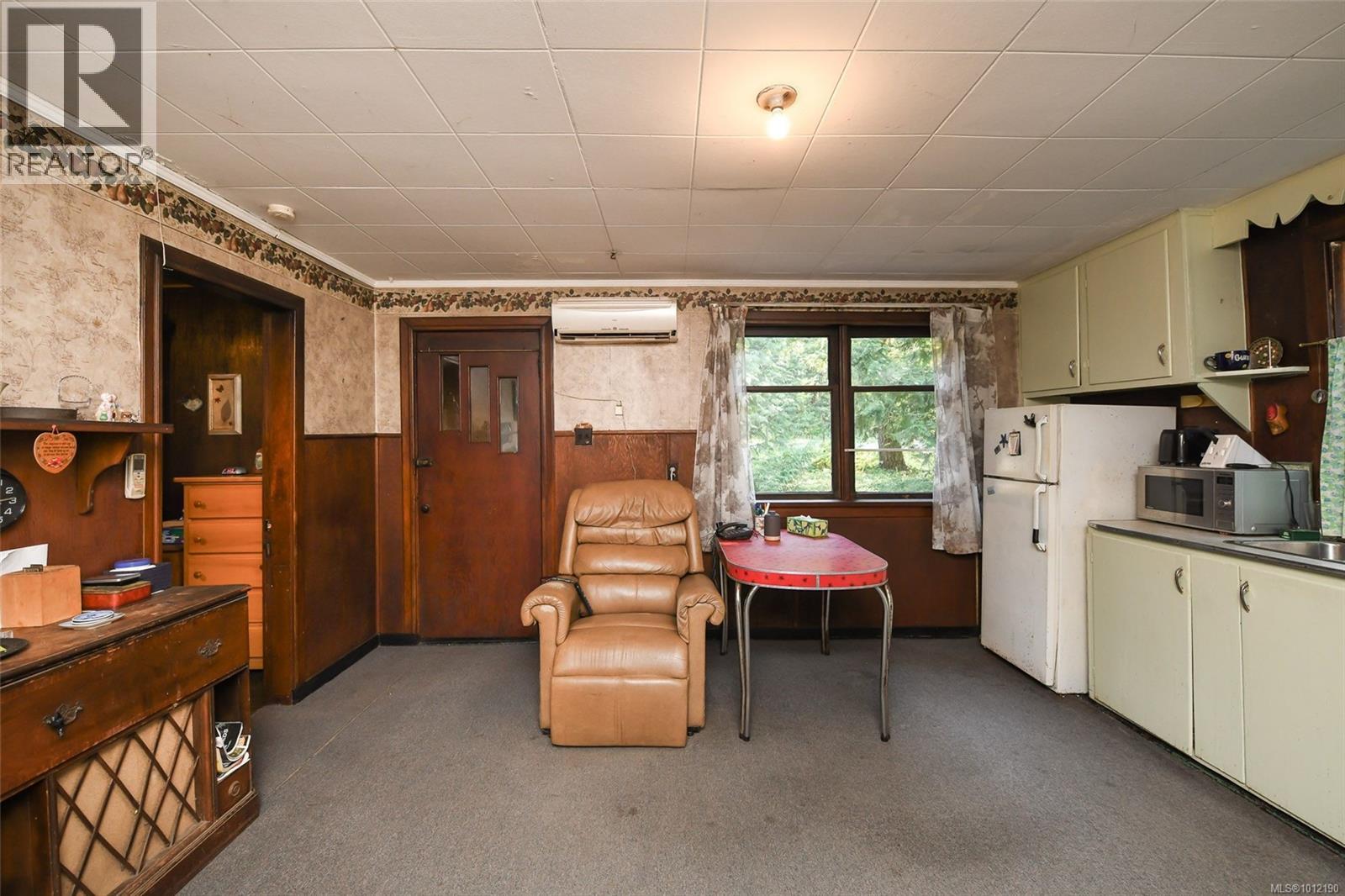 5835 ISLAND HWY N - 13