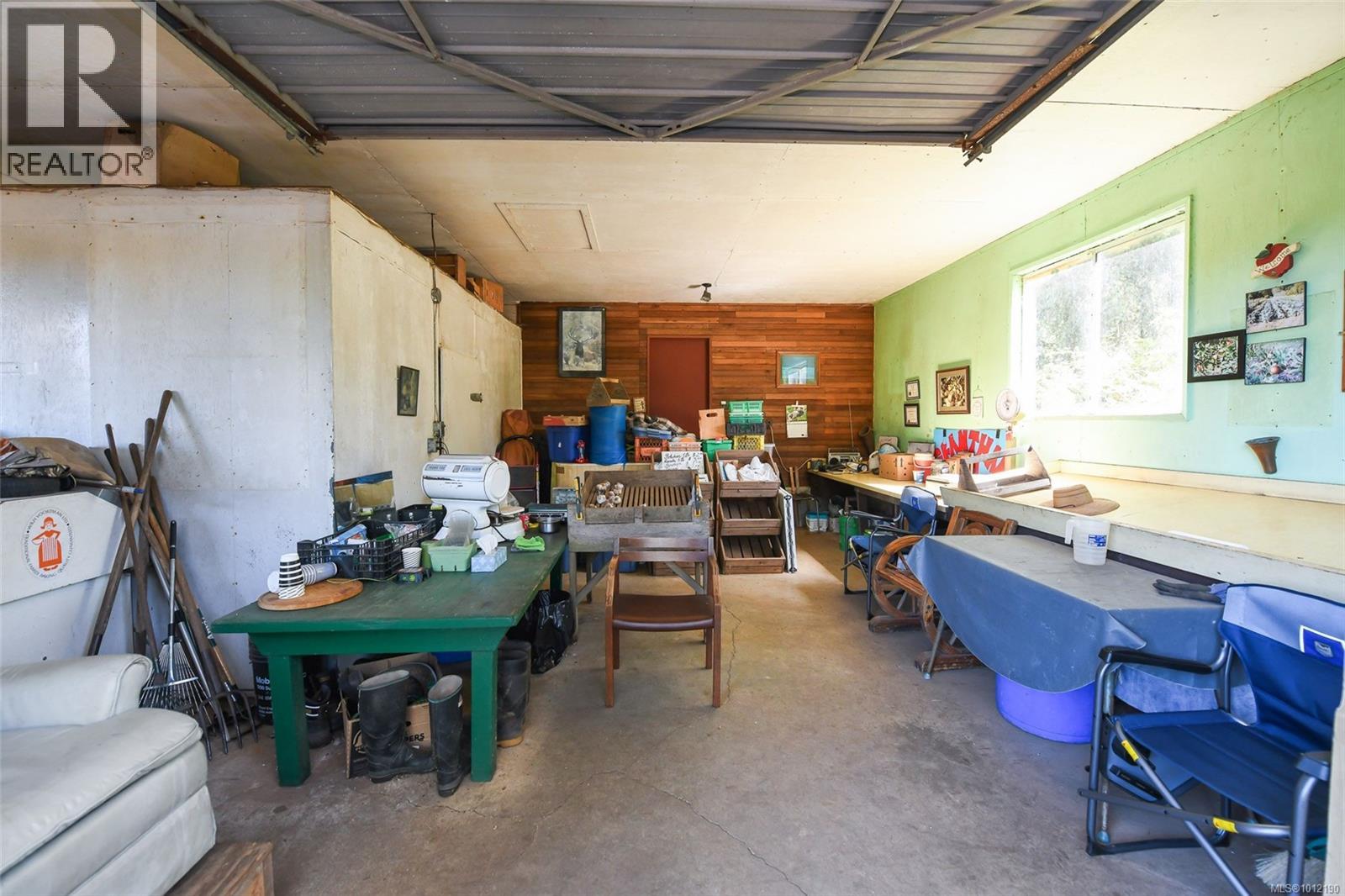 5835 ISLAND HWY N - 26