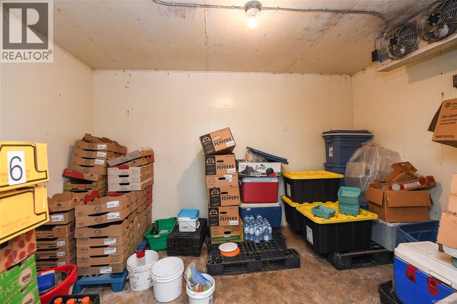 5835 ISLAND HWY N - 8