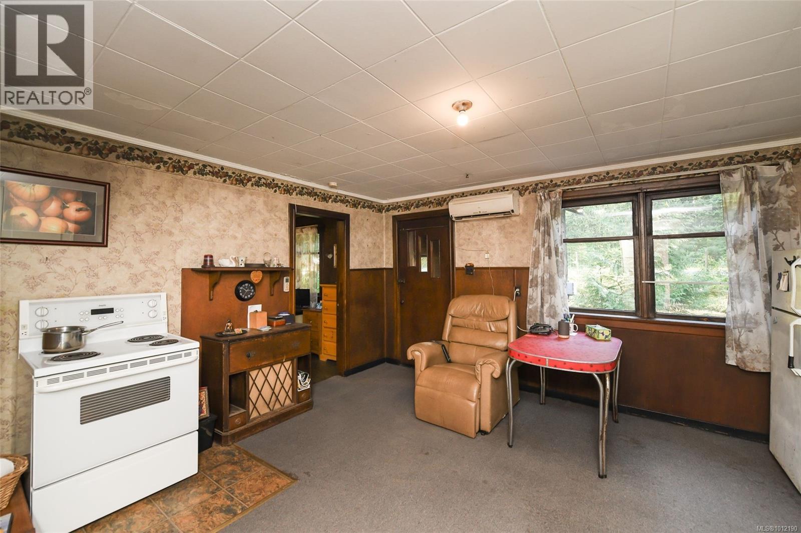 5835 ISLAND HWY N - 12