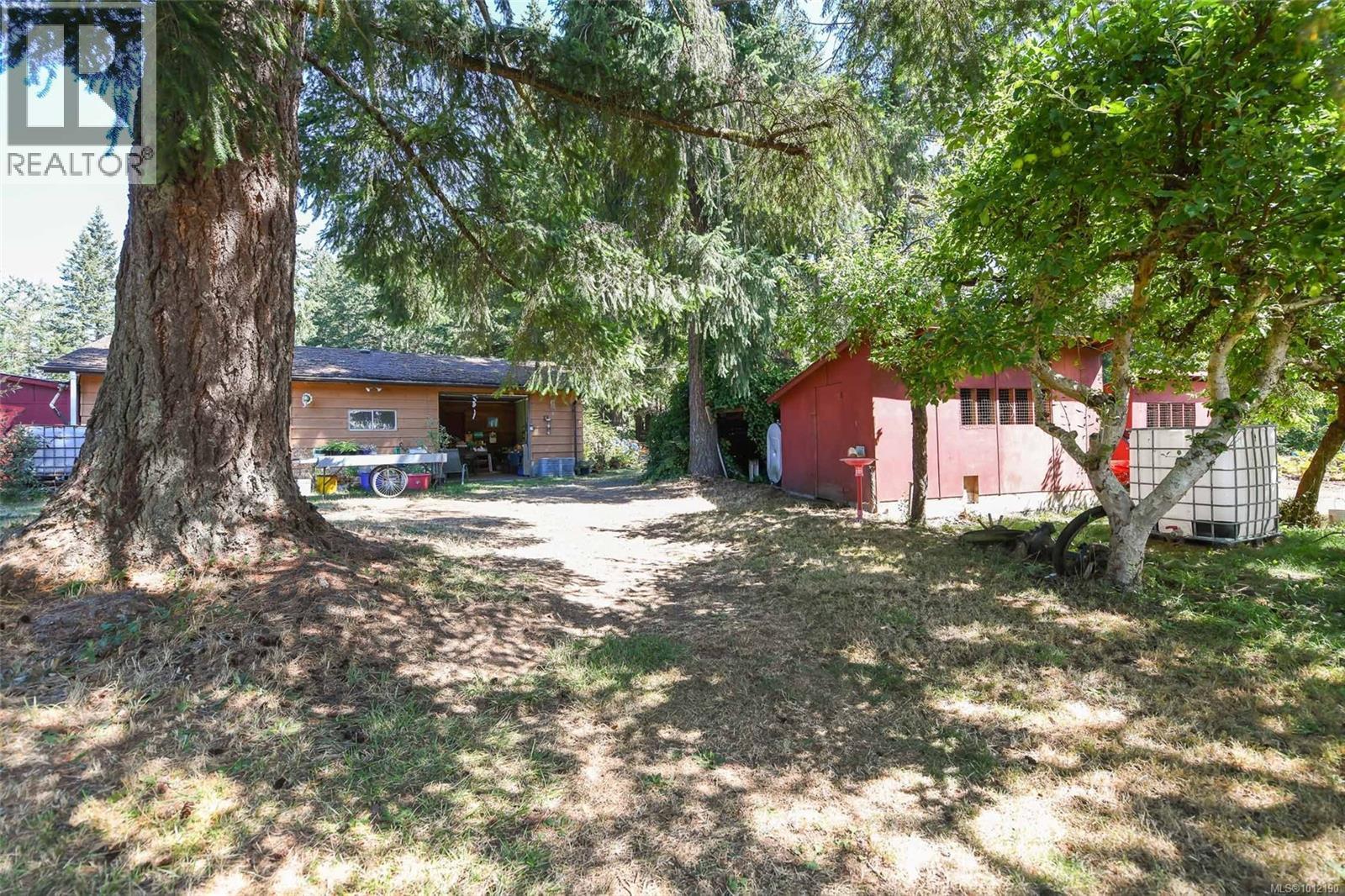 5835 ISLAND HWY N - 37