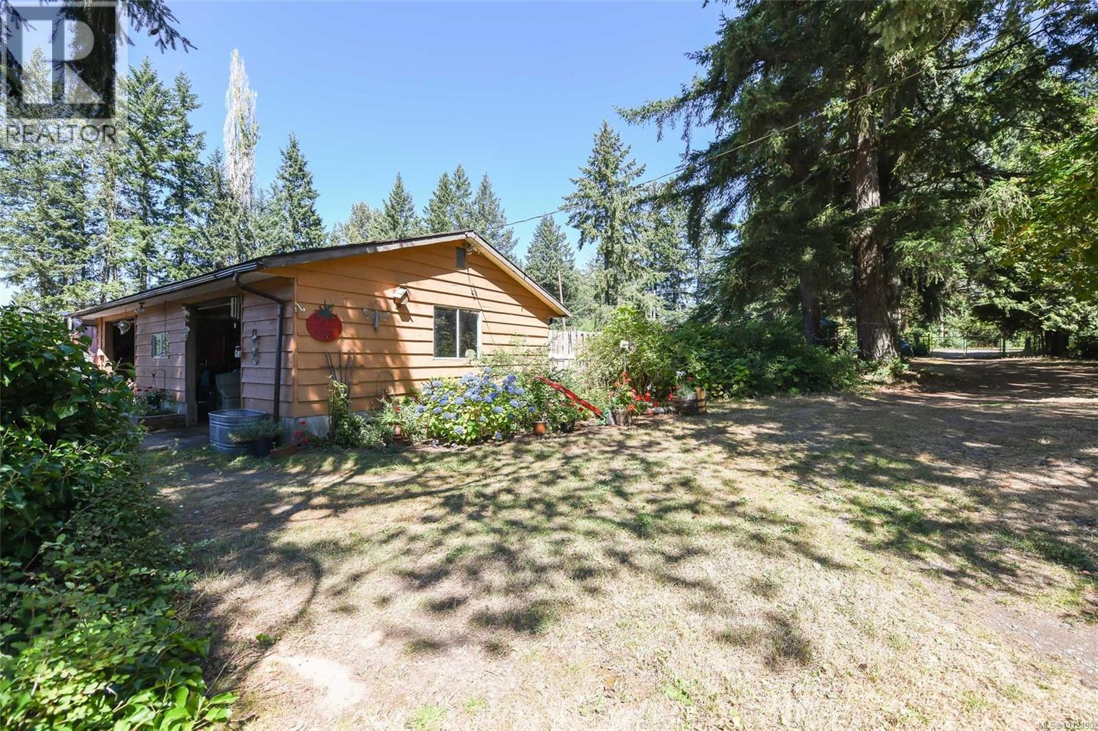 5835 ISLAND HWY N - 35