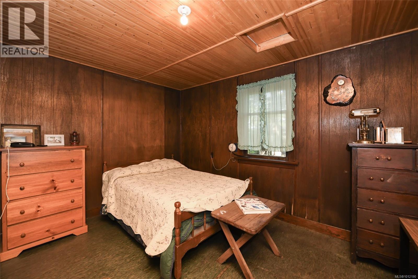 5835 ISLAND HWY N - 51