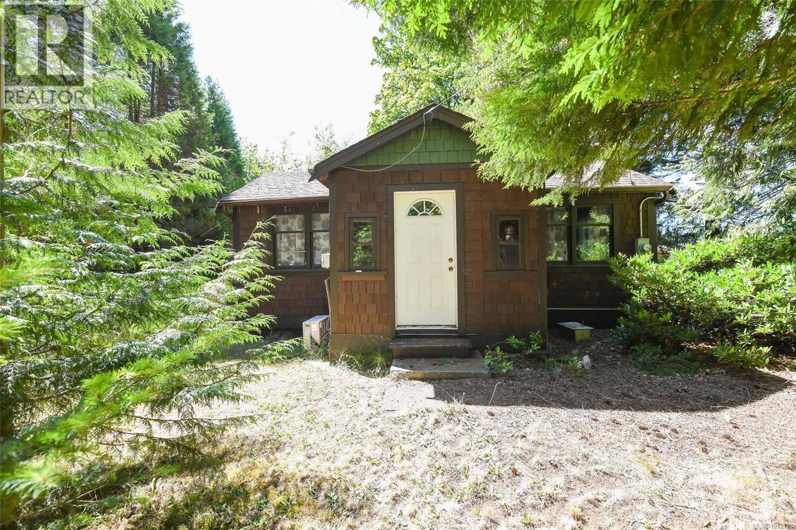 5835 ISLAND HWY N - 24