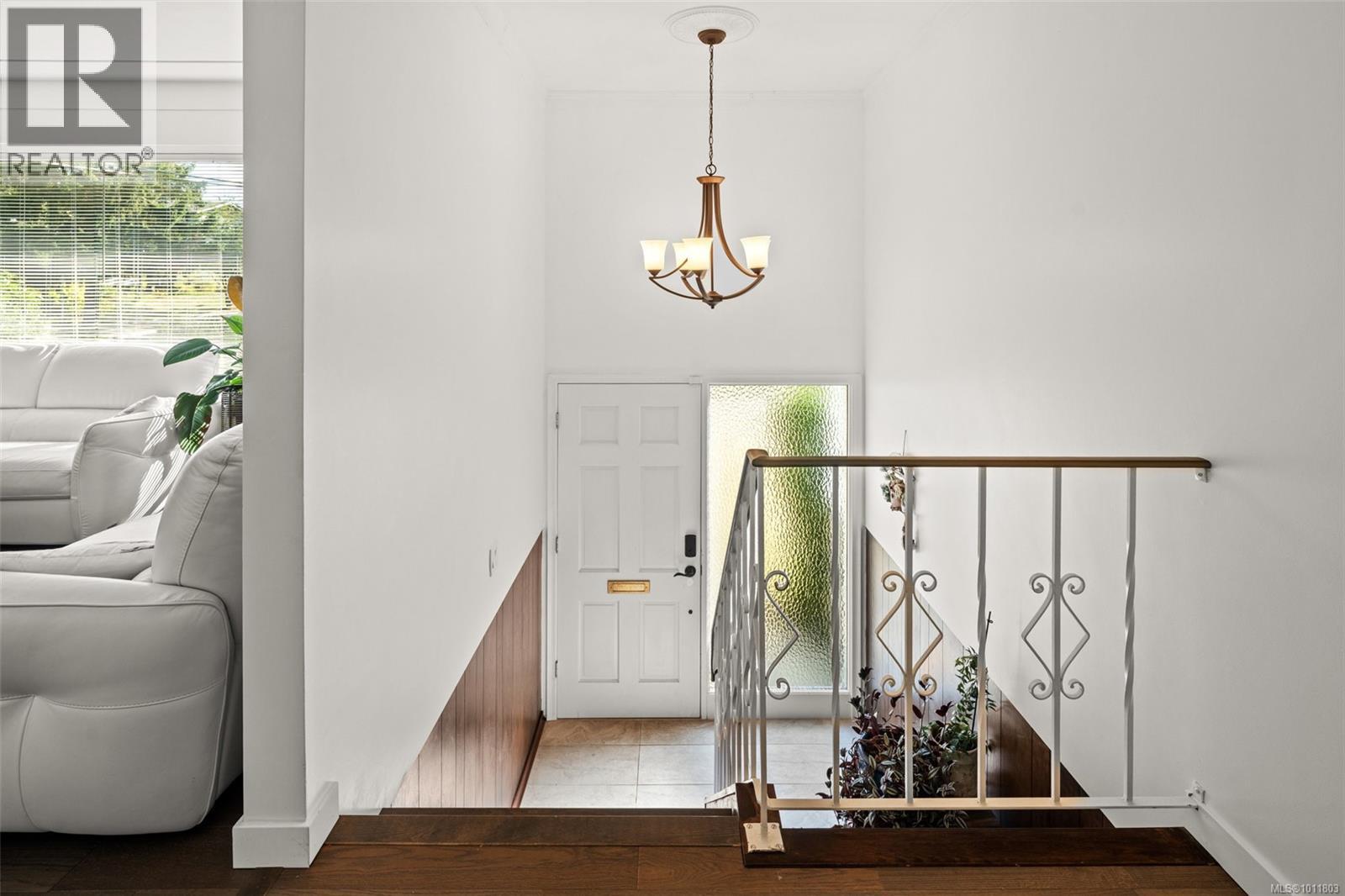  3940 Oakdale Place, Saanich