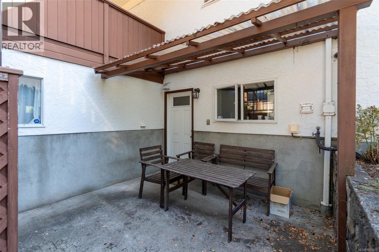 3940 Oakdale Place, Saanich
