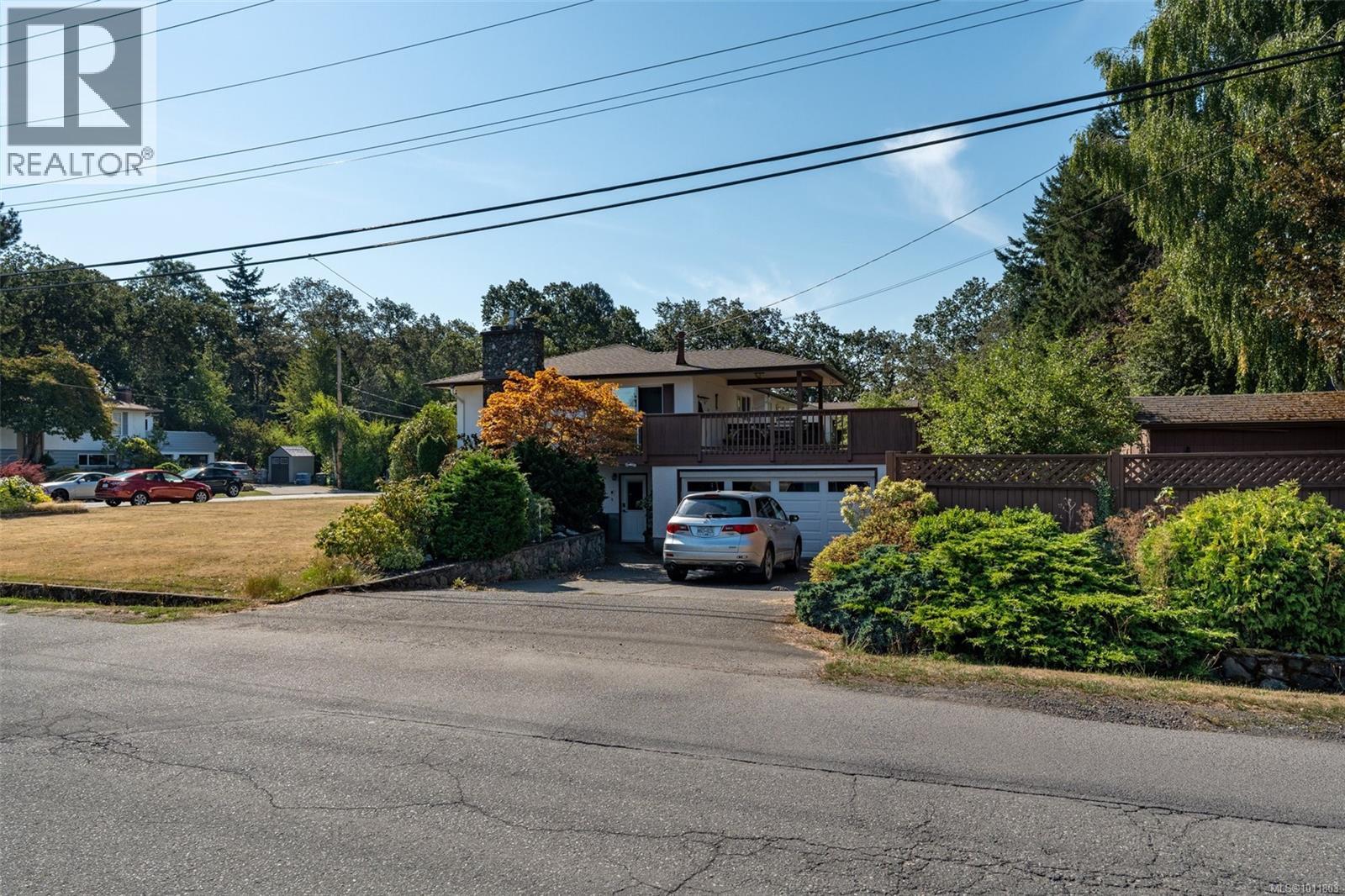  3940 Oakdale Place, Saanich
