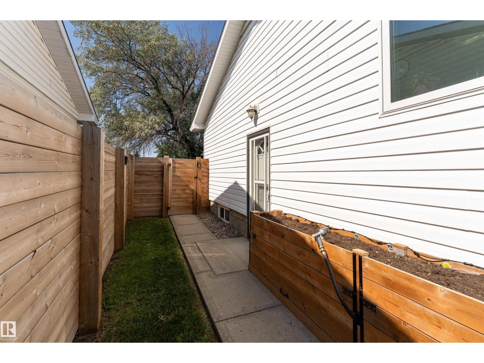 Photo 49 of 13419 58 St Nw, Edmonton AB