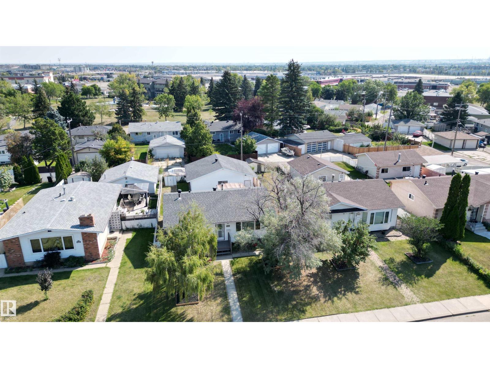 Photo 59 of 13419 58 St Nw, Edmonton AB