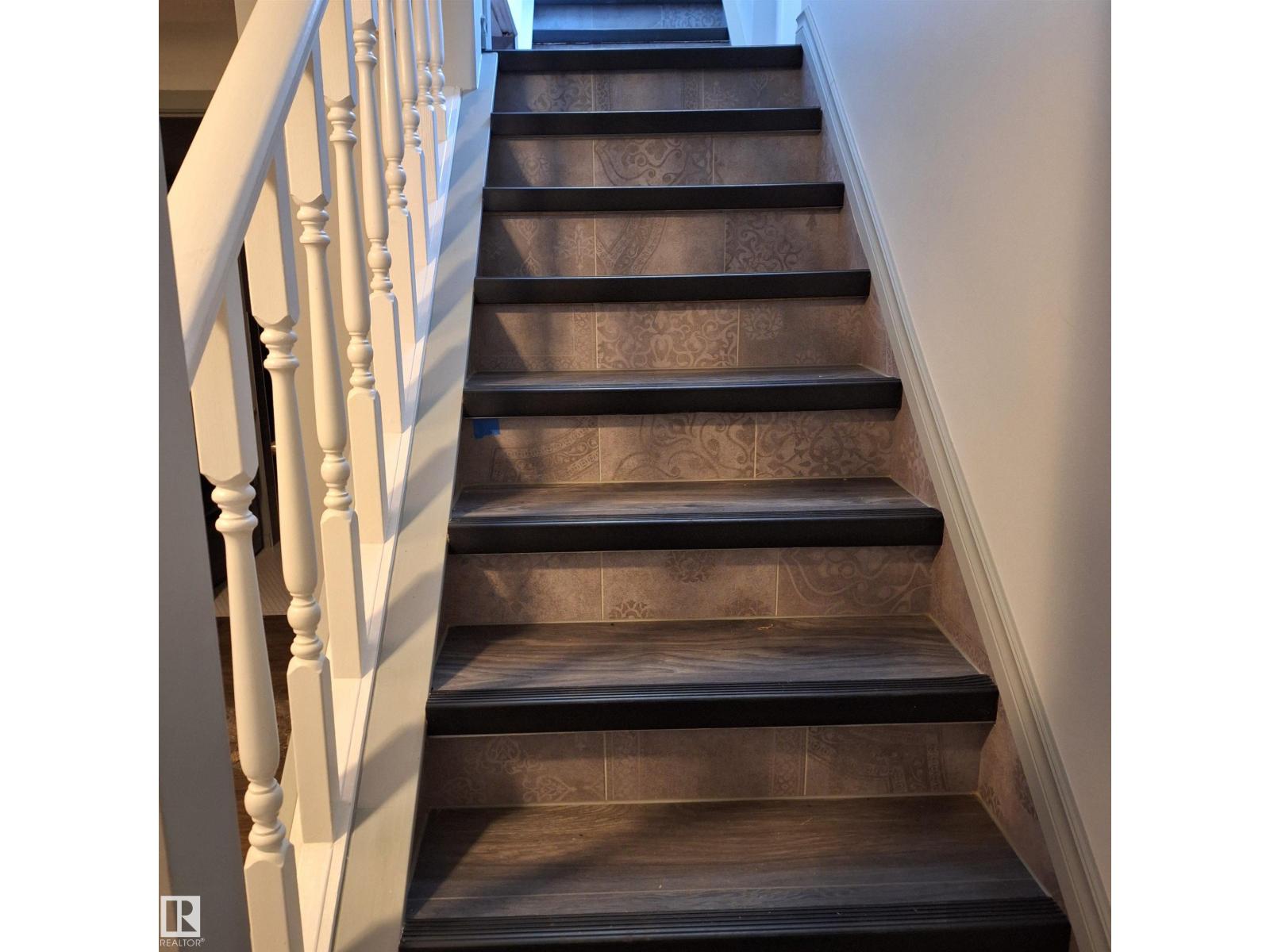 Photo 23 of 893 Birch Av, Sherwood Park AB