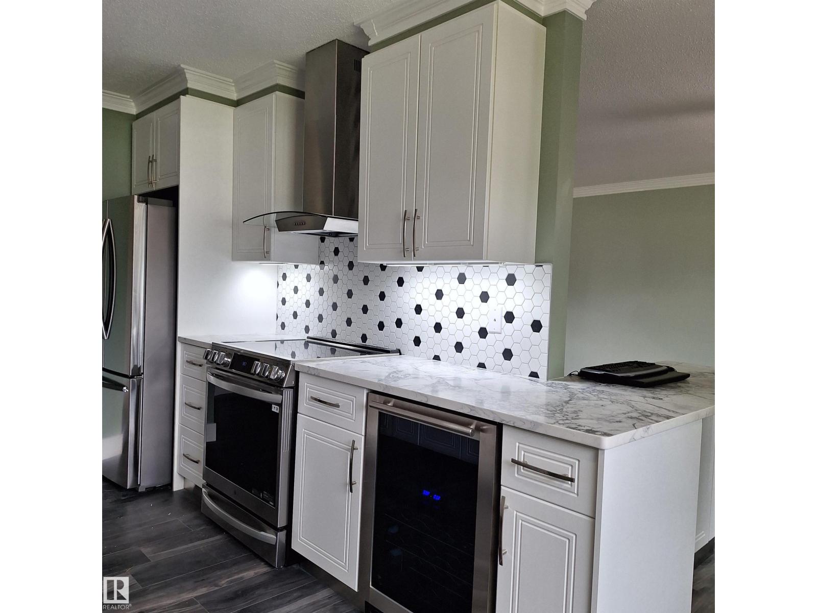 Photo 12 of 893 Birch Av, Sherwood Park AB