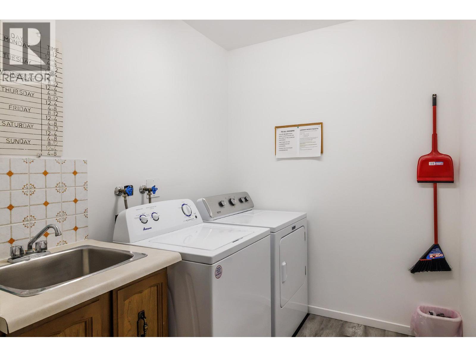 Photo 4 of 555 Rowcliffe Avenue Unit 307, Kelowna BC