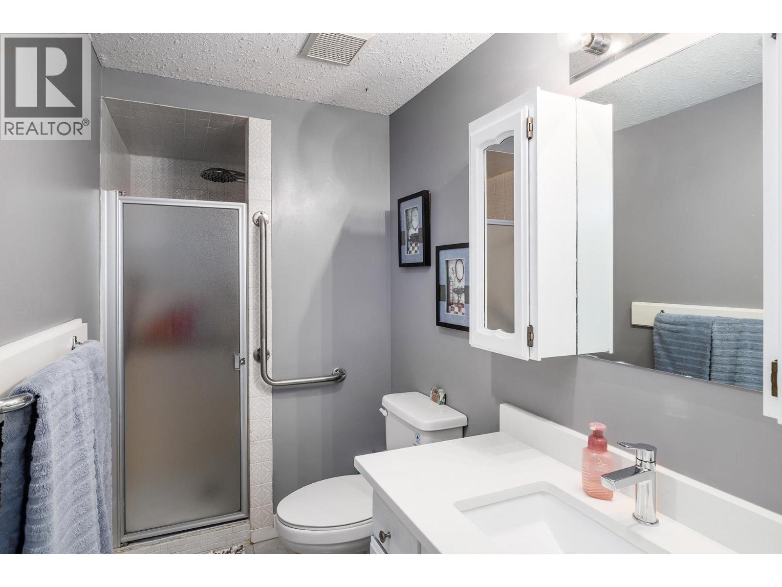 Photo 10 of 555 Rowcliffe Avenue Unit 307, Kelowna BC