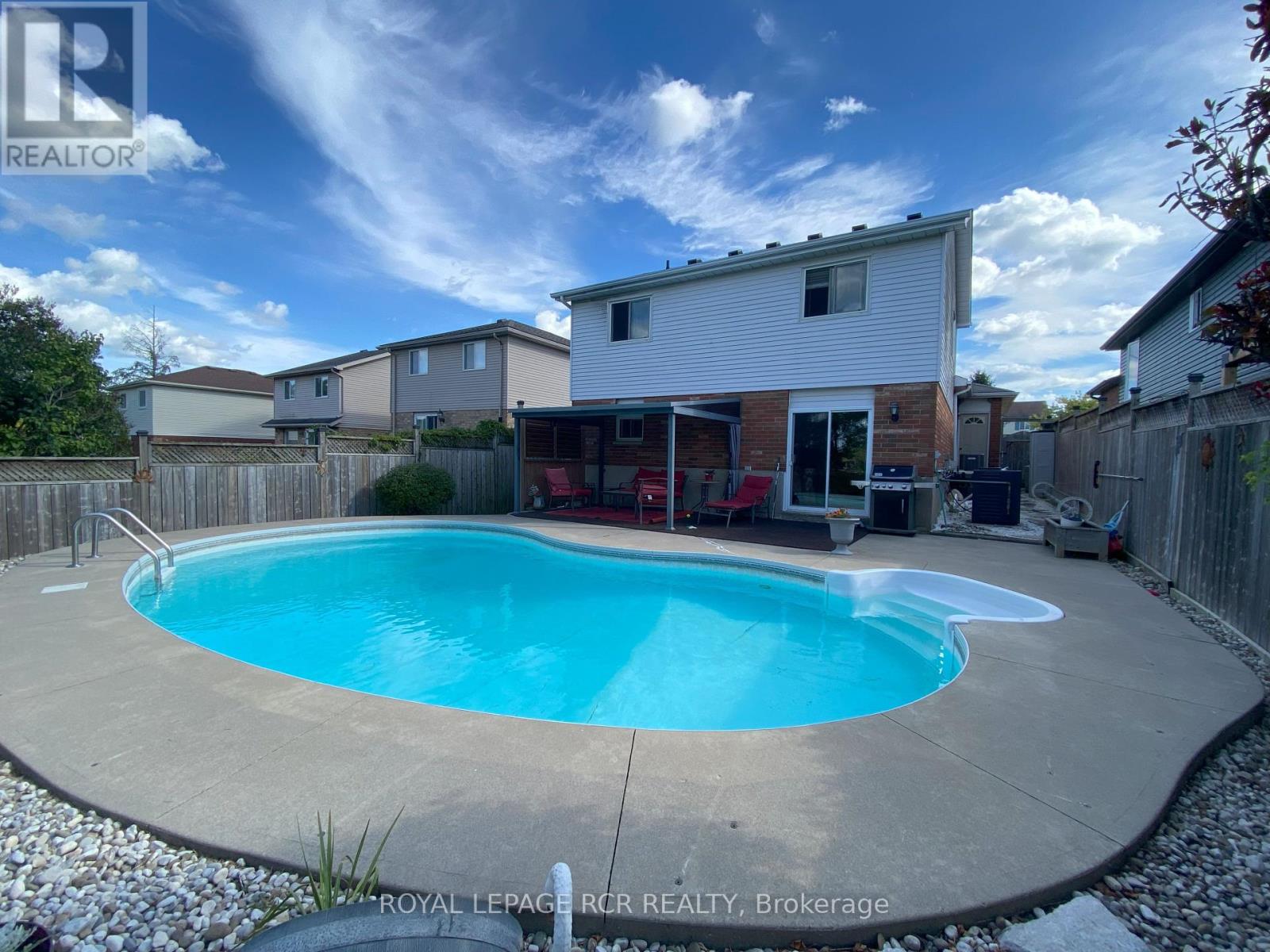 Photo 13 of 90 Pheasant Court, Orangeville ON