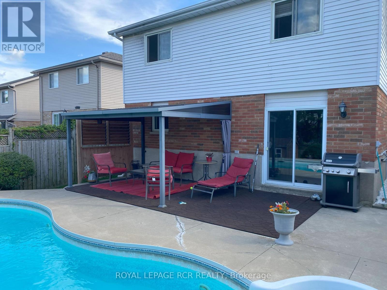 Photo 8 of 90 Pheasant Court, Orangeville ON