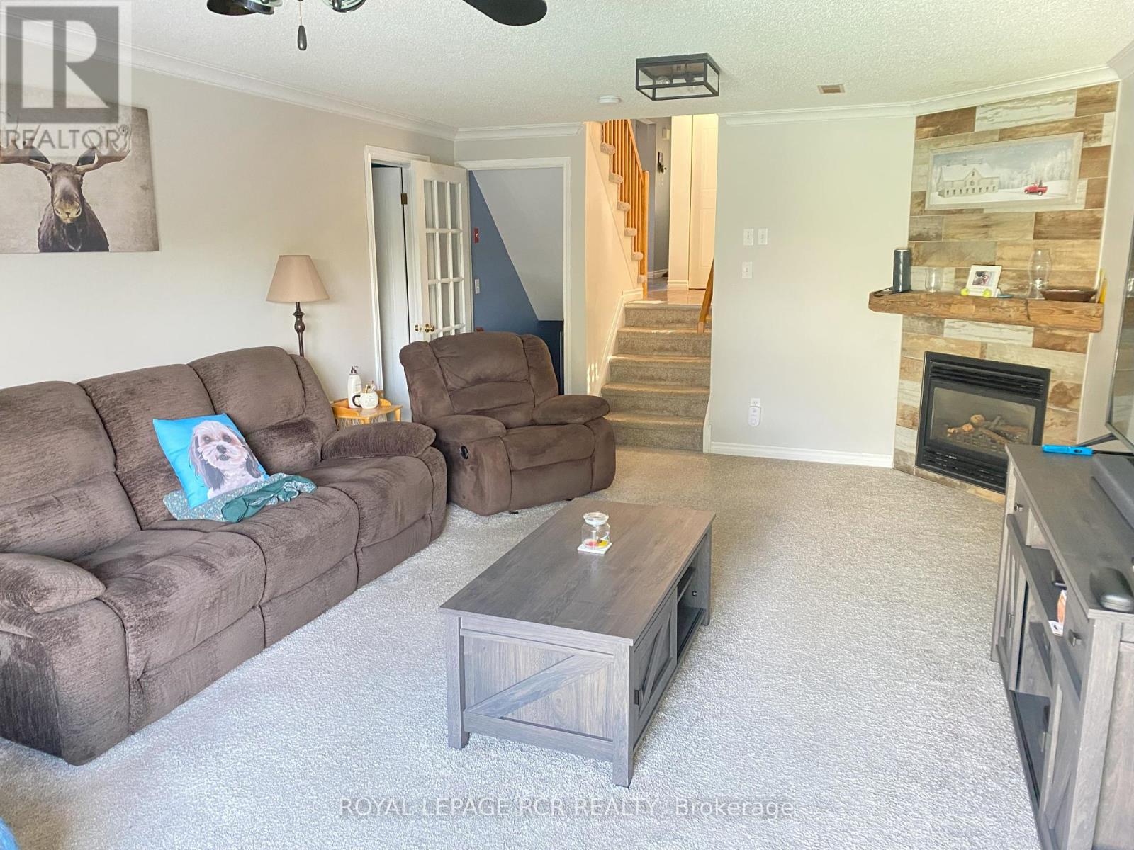 Photo 19 of 90 Pheasant Court, Orangeville ON