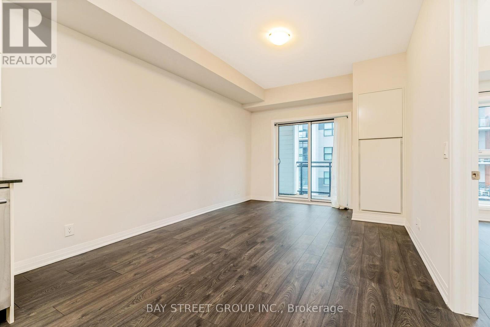 Photo 9 of 523 128 Grovewood Common, Oakville ON