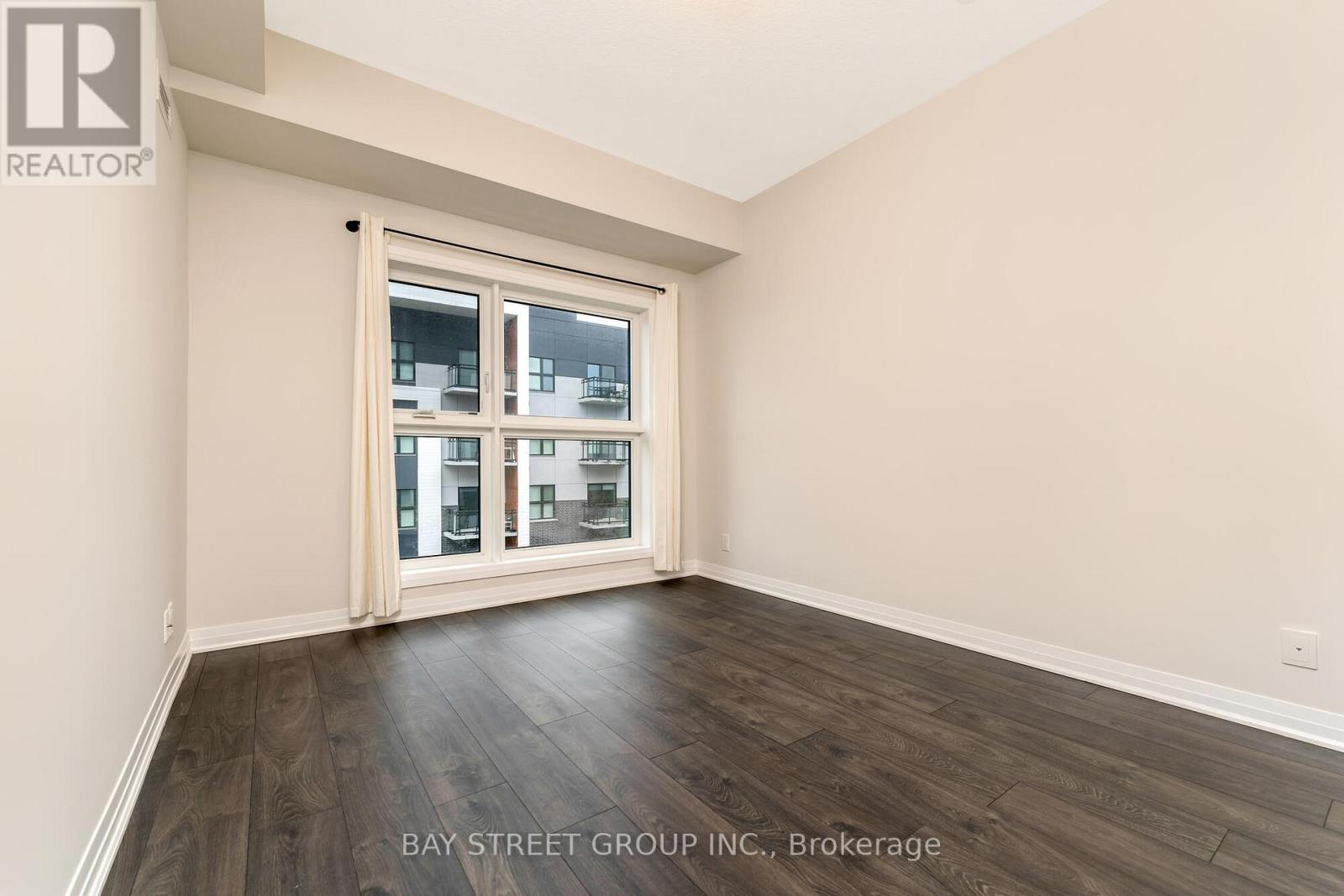 Photo 2 of 523 128 Grovewood Common, Oakville ON