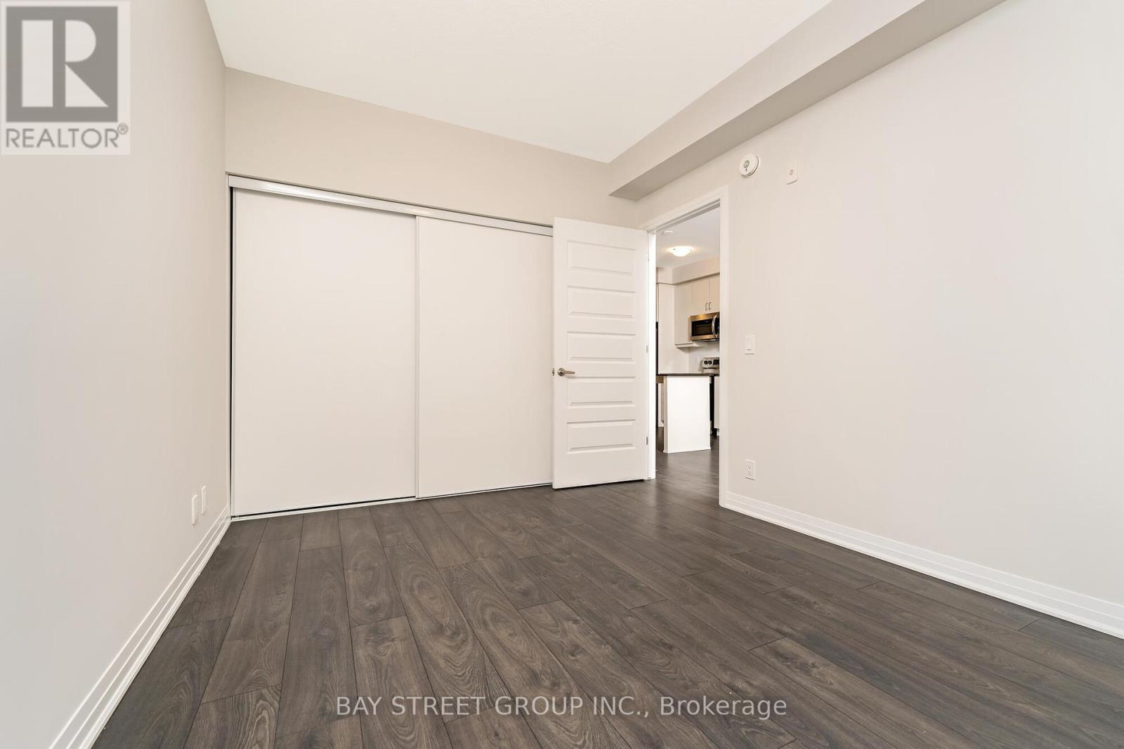 Photo 32 of 523 128 Grovewood Common, Oakville ON
