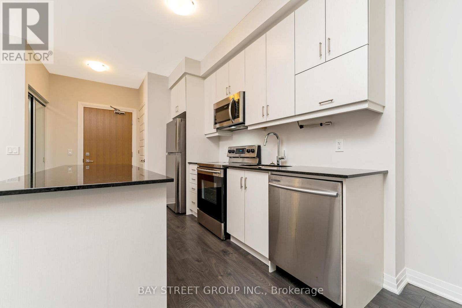 Photo 8 of 523 128 Grovewood Common, Oakville ON