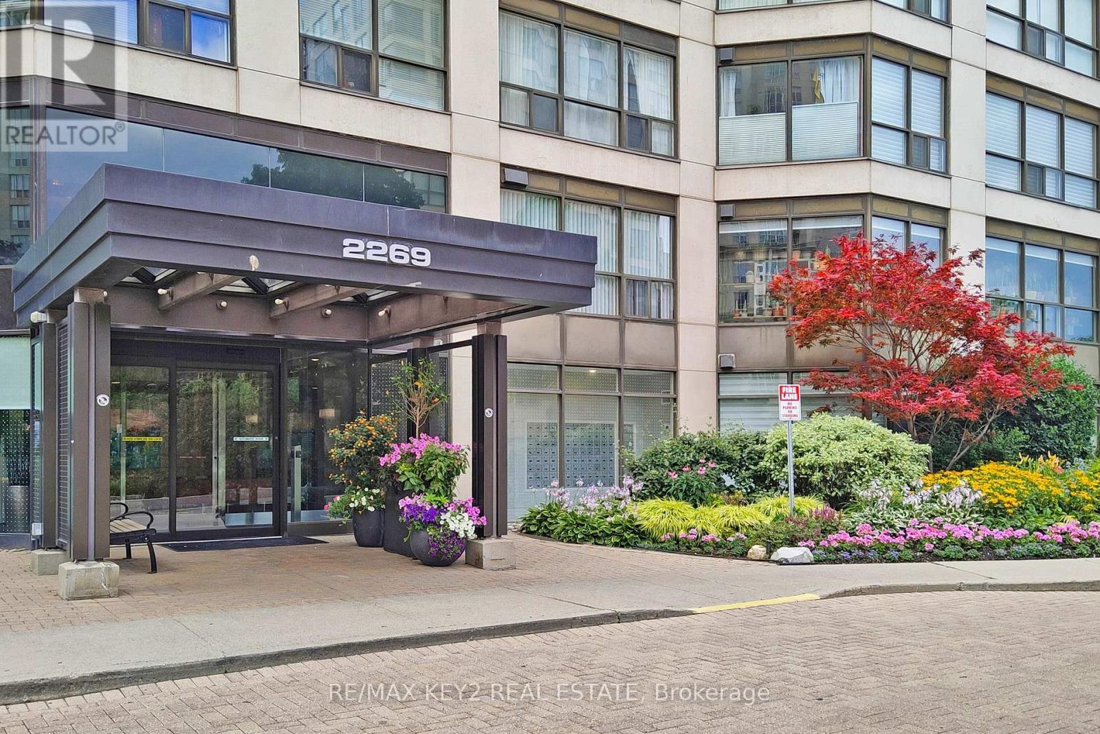 Photo 34 of 210 2269 Lake Shore Boulevard W, Toronto ON