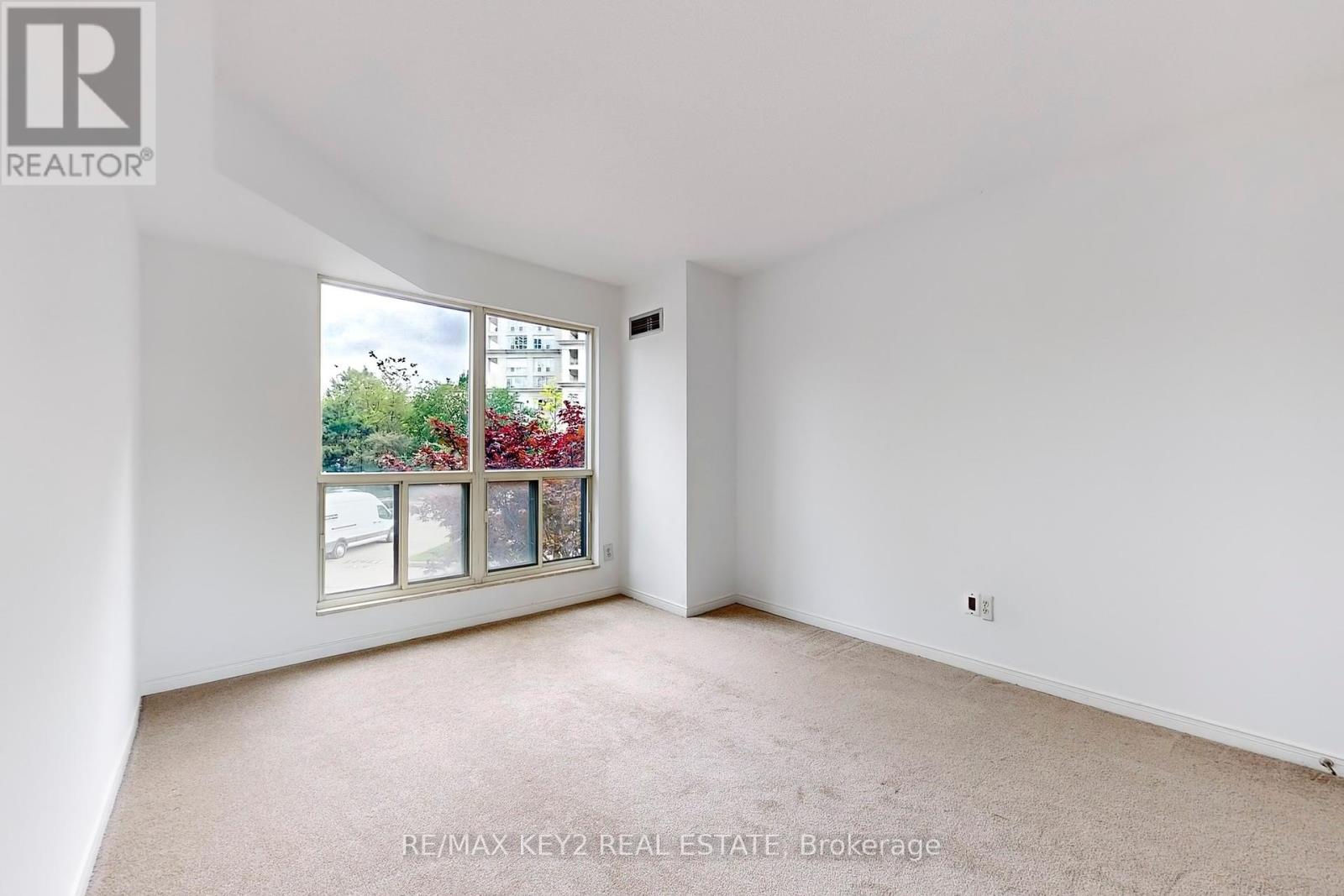 Photo 41 of 210 2269 Lake Shore Boulevard W, Toronto ON