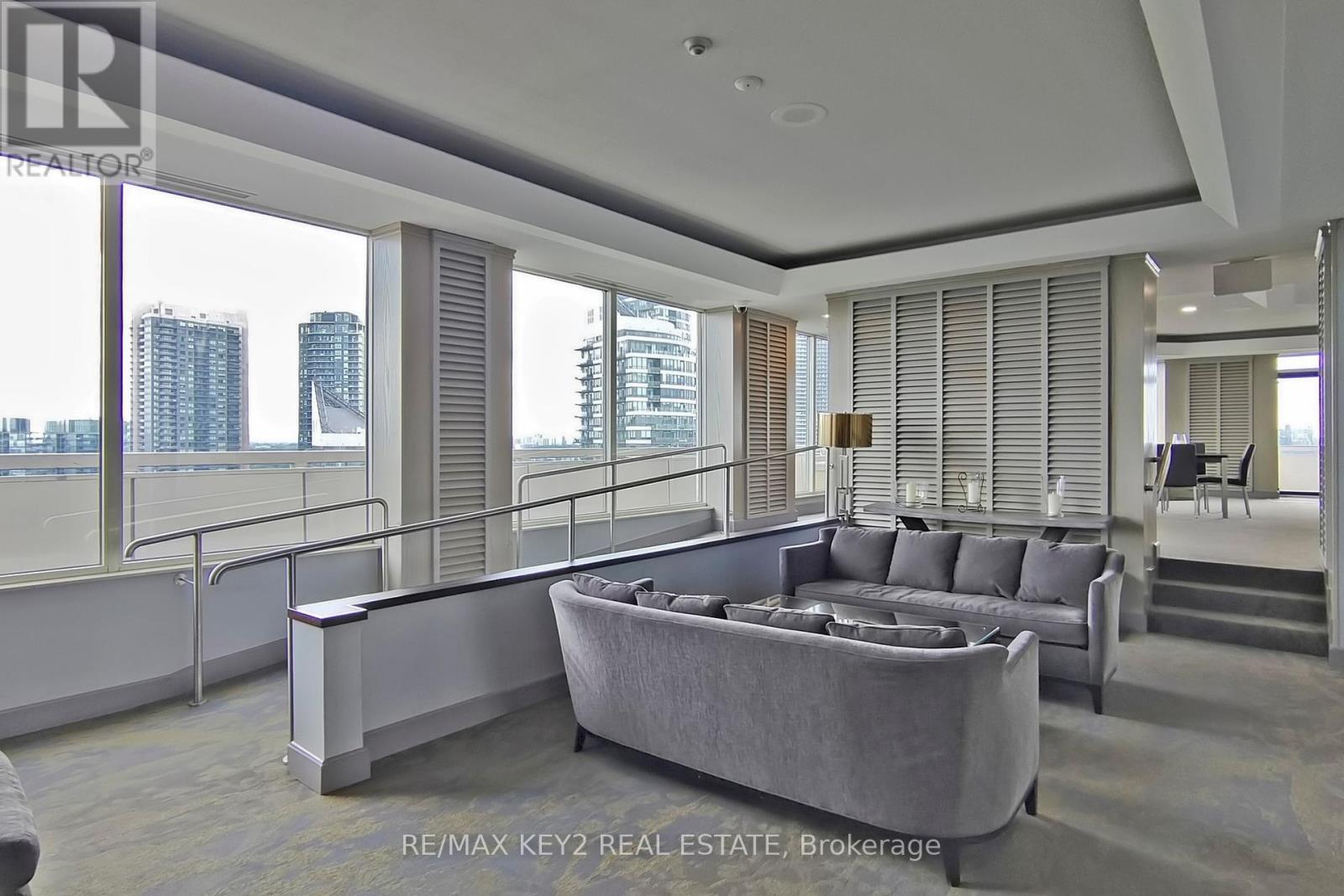 Photo 25 of 210 2269 Lake Shore Boulevard W, Toronto ON