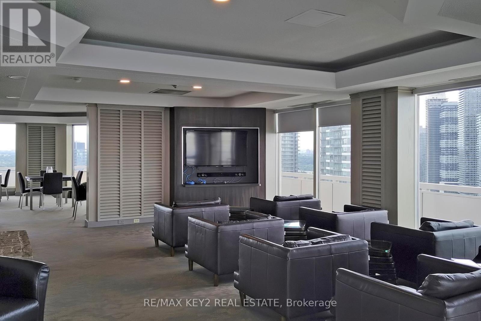 Photo 26 of 210 2269 Lake Shore Boulevard W, Toronto ON