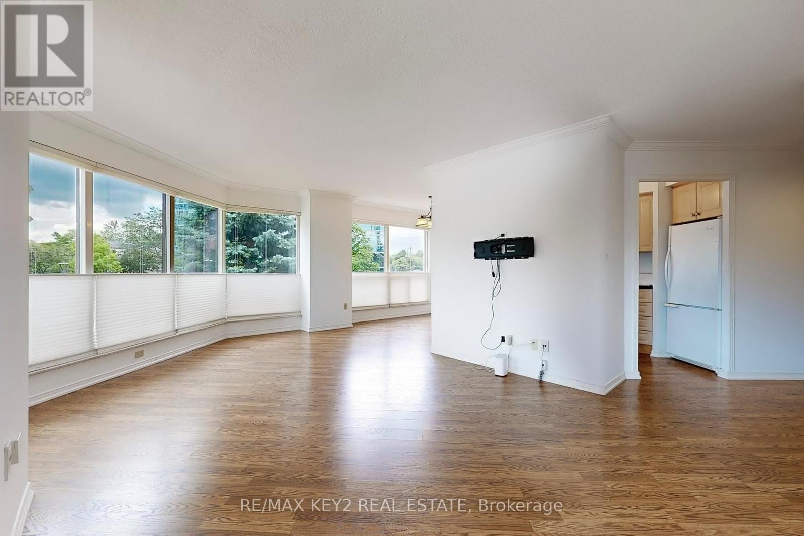 Photo 33 of 210 2269 Lake Shore Boulevard W, Toronto ON