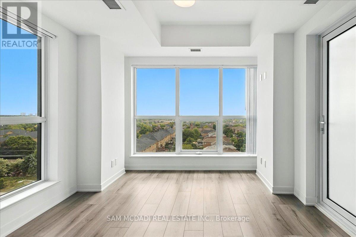 Photo 26 of 722 405 Dundas Street W, Oakville ON