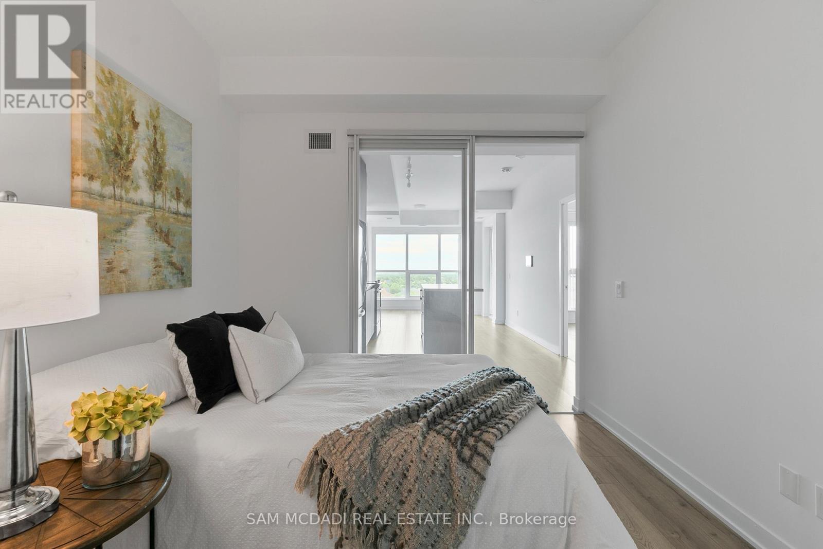 Photo 19 of 722 405 Dundas Street W, Oakville ON