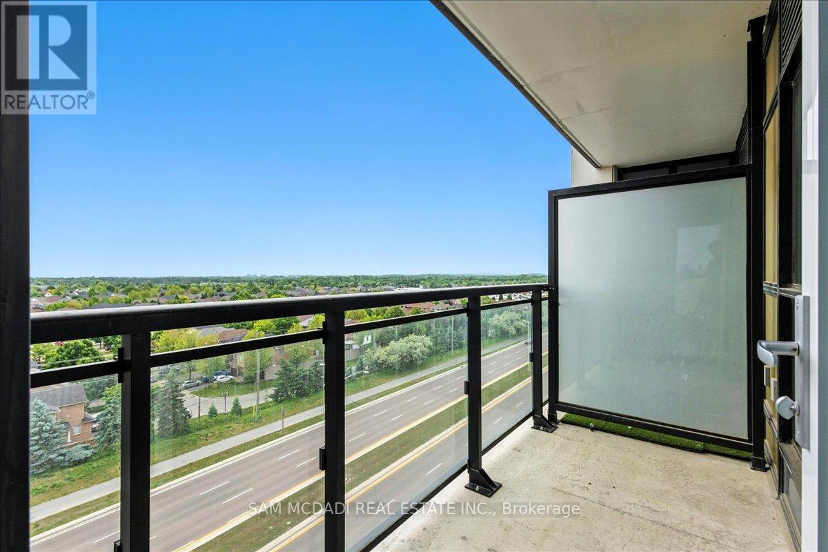 Photo 7 of 722 405 Dundas Street W, Oakville ON
