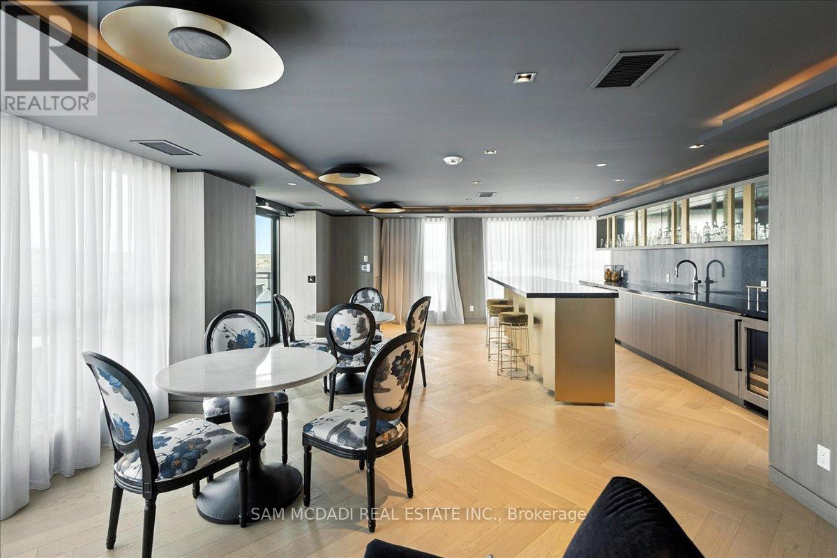 Photo 33 of 722 405 Dundas Street W, Oakville ON