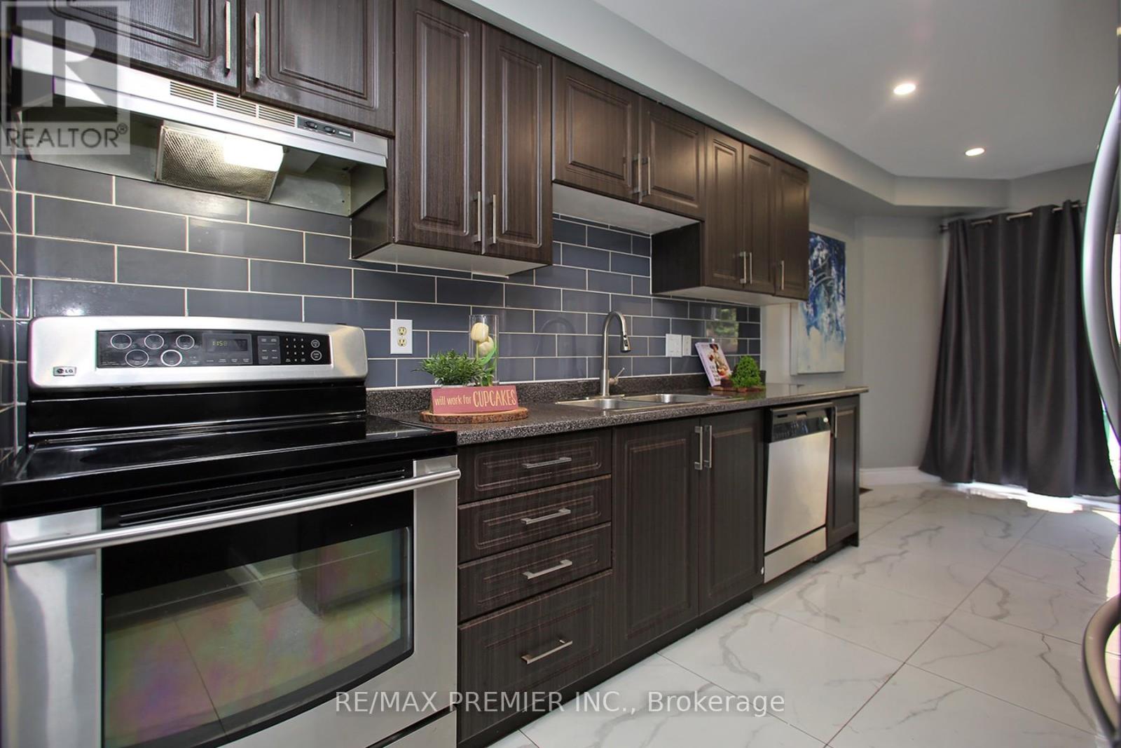 Photo 4 of 70 Gilgorm Road, Brampton ON