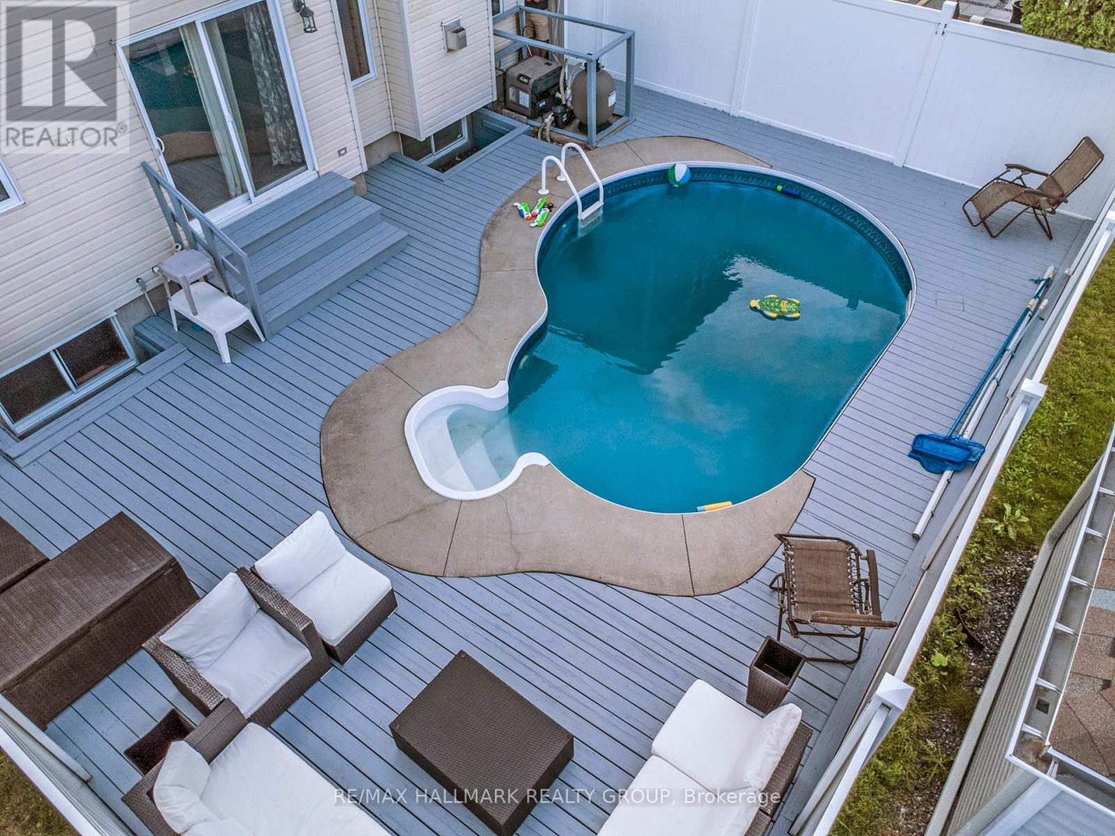 Photo 10 of 470 Frank Cauley Way, Ottawa ON
