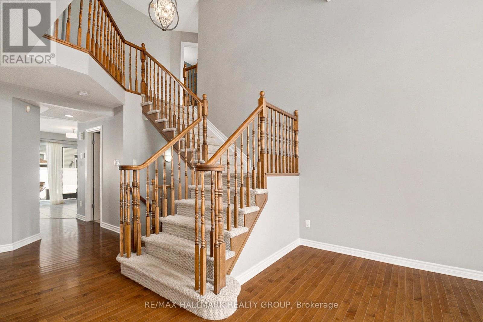 Photo 11 of 470 Frank Cauley Way, Ottawa ON
