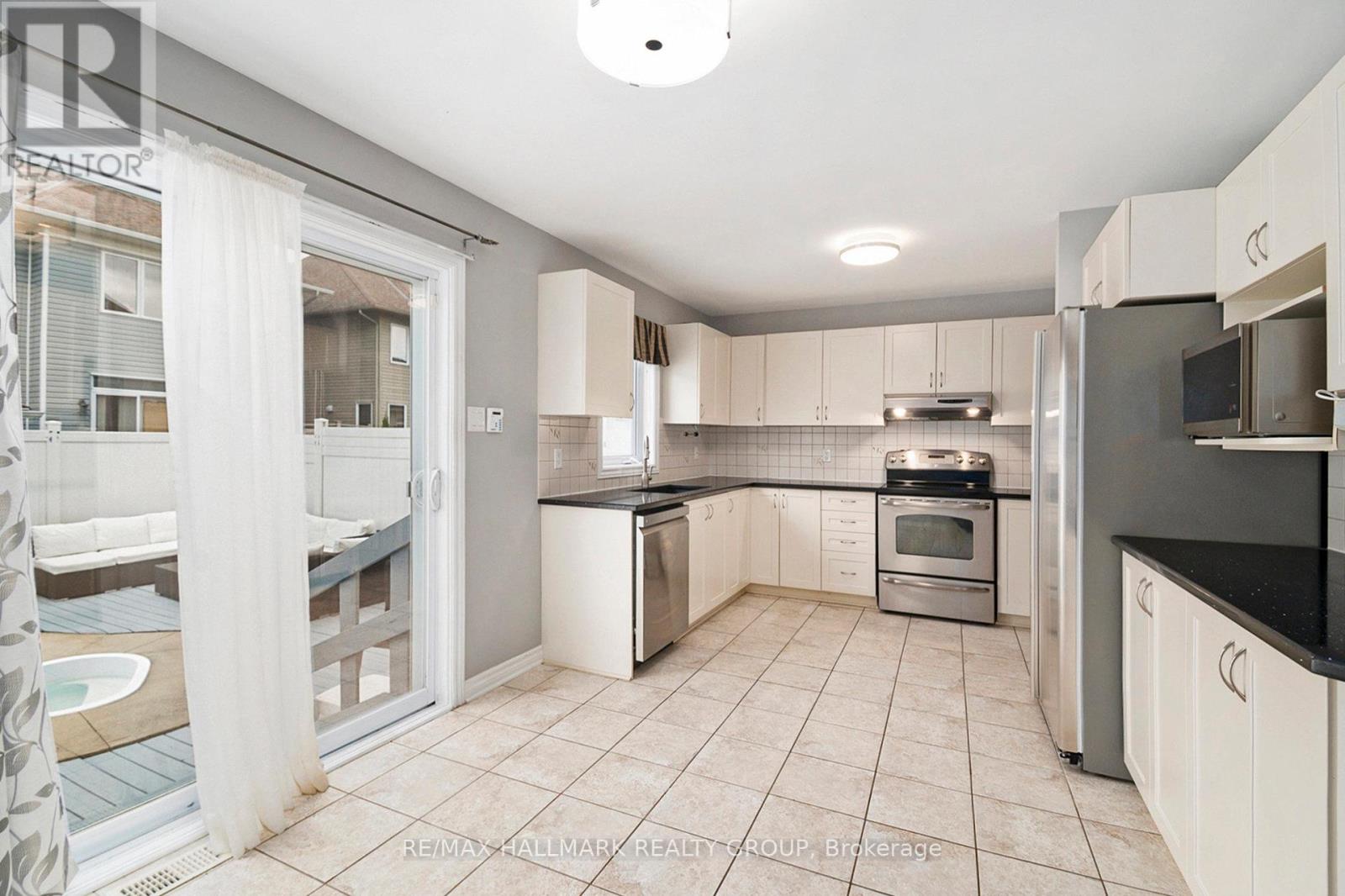 Photo 18 of 470 Frank Cauley Way, Ottawa ON