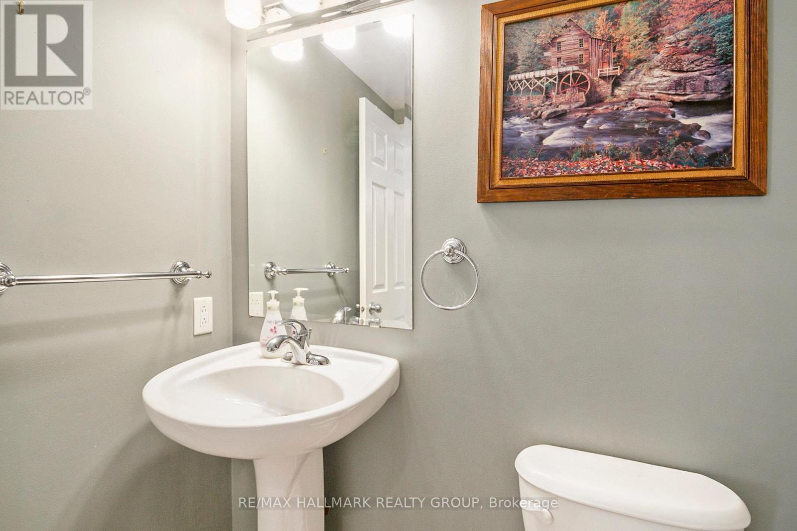 Photo 22 of 470 Frank Cauley Way, Ottawa ON
