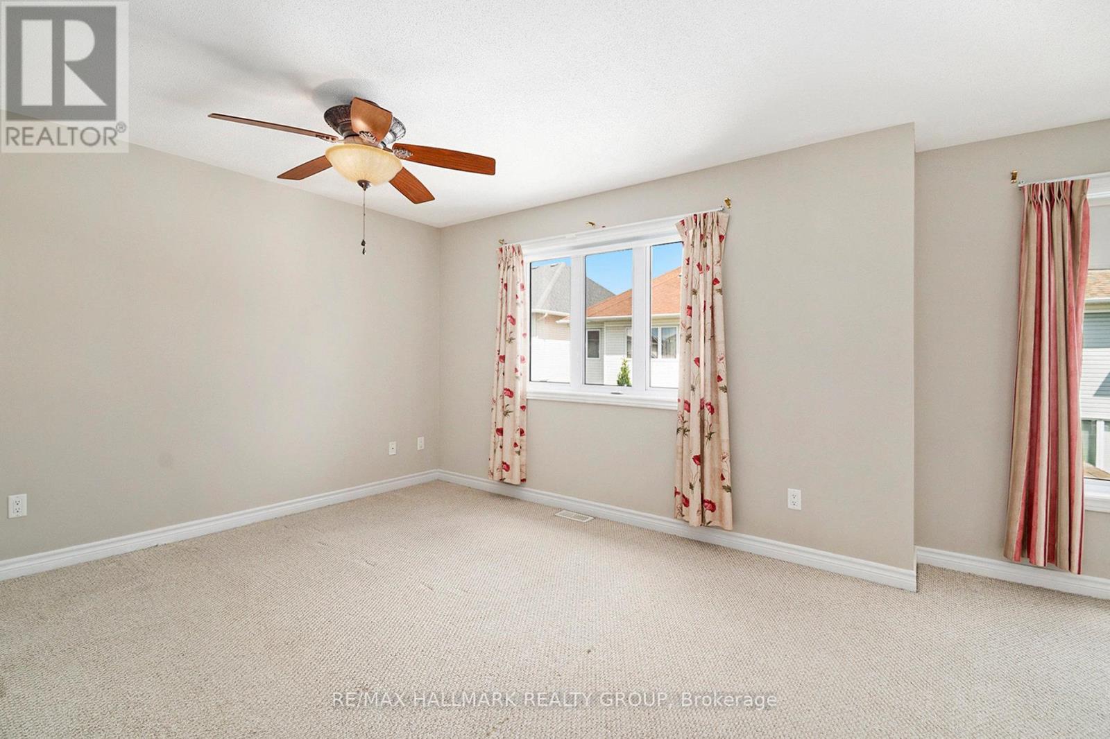 Photo 23 of 470 Frank Cauley Way, Ottawa ON