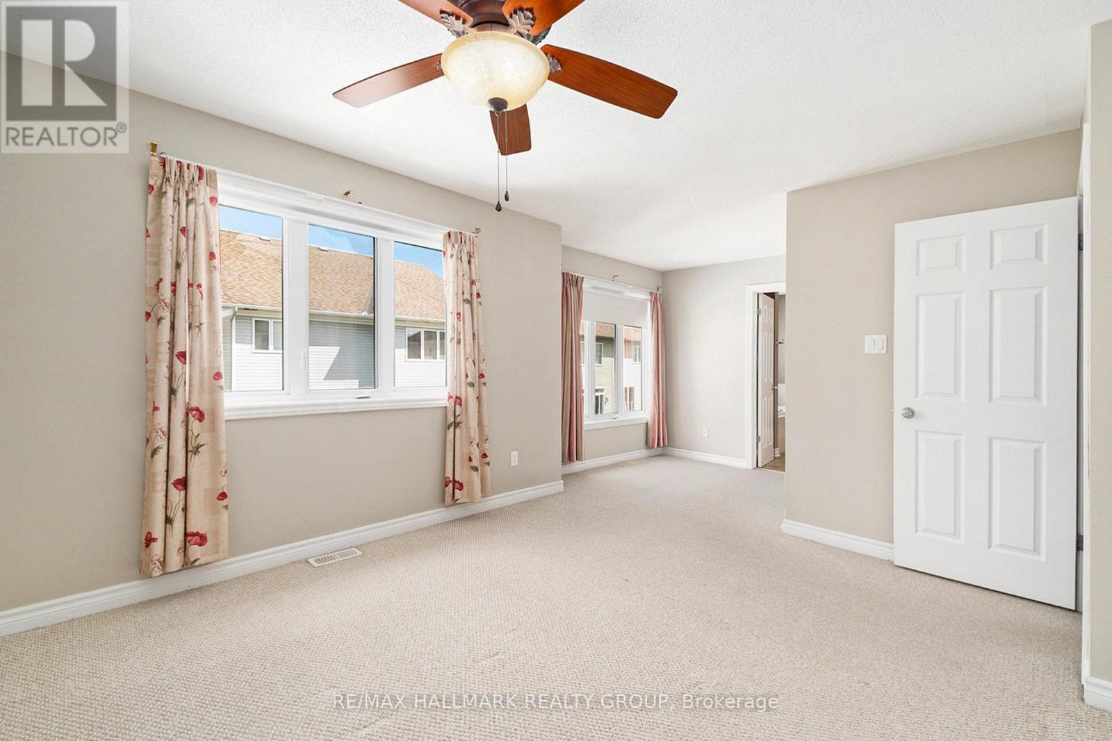 Photo 24 of 470 Frank Cauley Way, Ottawa ON