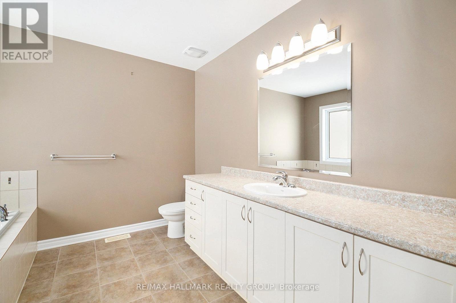 Photo 26 of 470 Frank Cauley Way, Ottawa ON