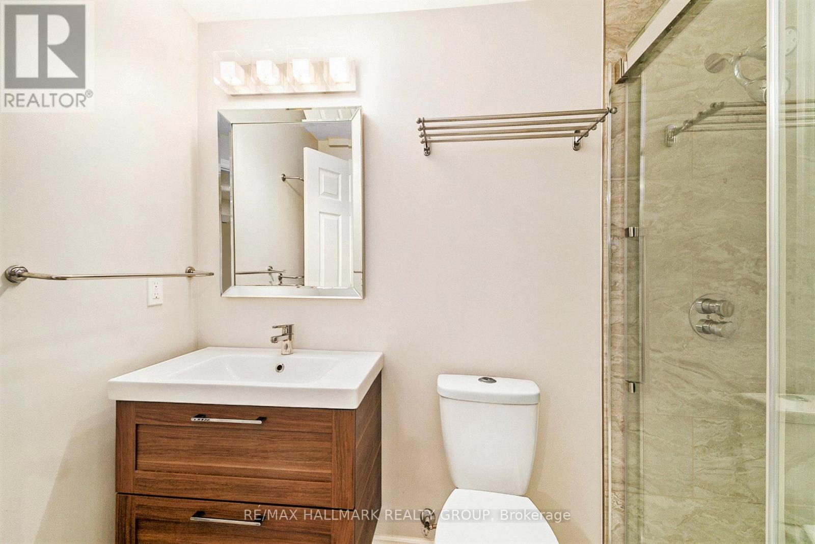 Photo 33 of 470 Frank Cauley Way, Ottawa ON